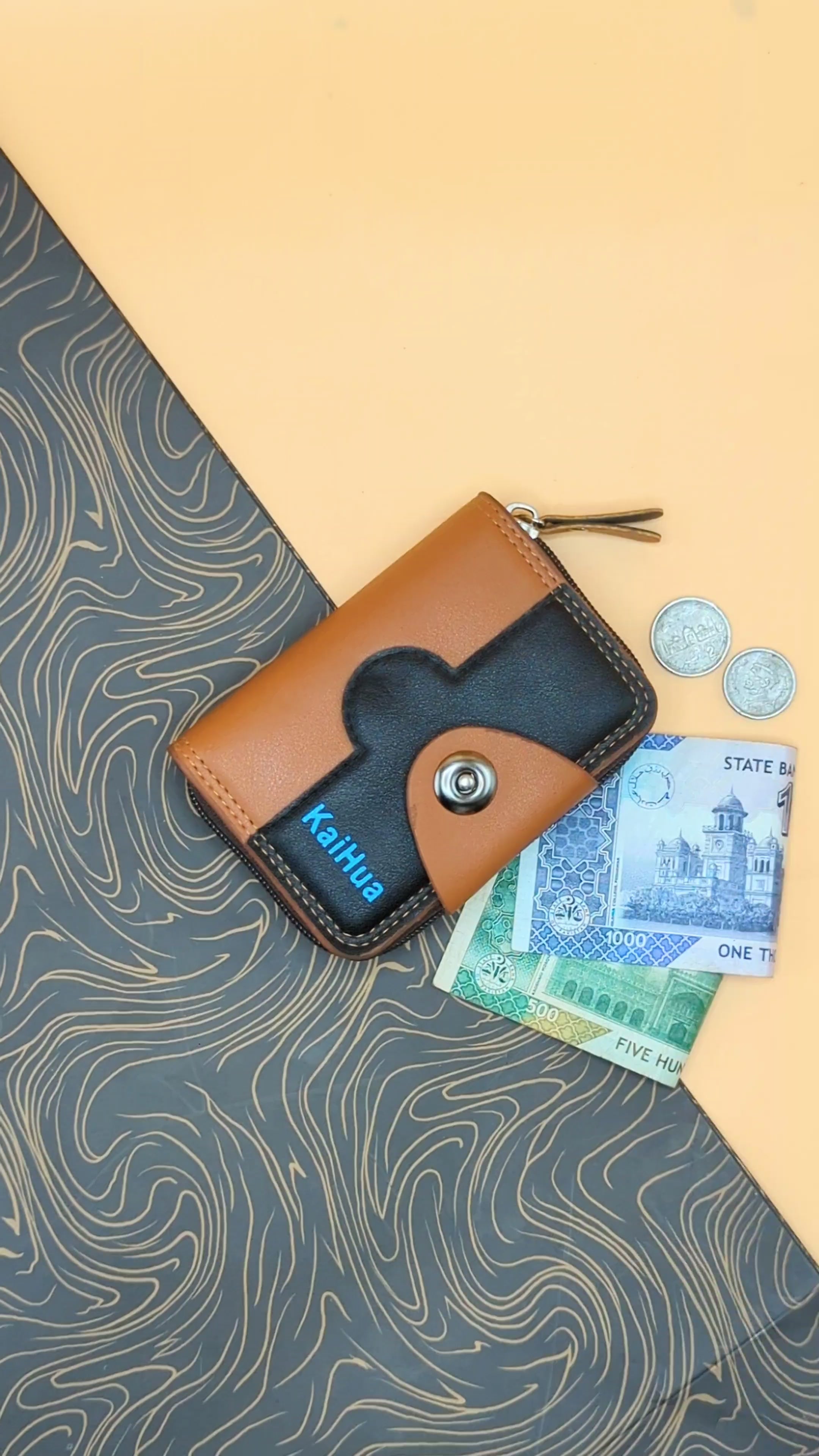 The KaiHua Compact Card Holder